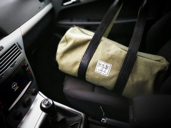 Sac de voyage homme : élégance, robustesse et promo à saisir